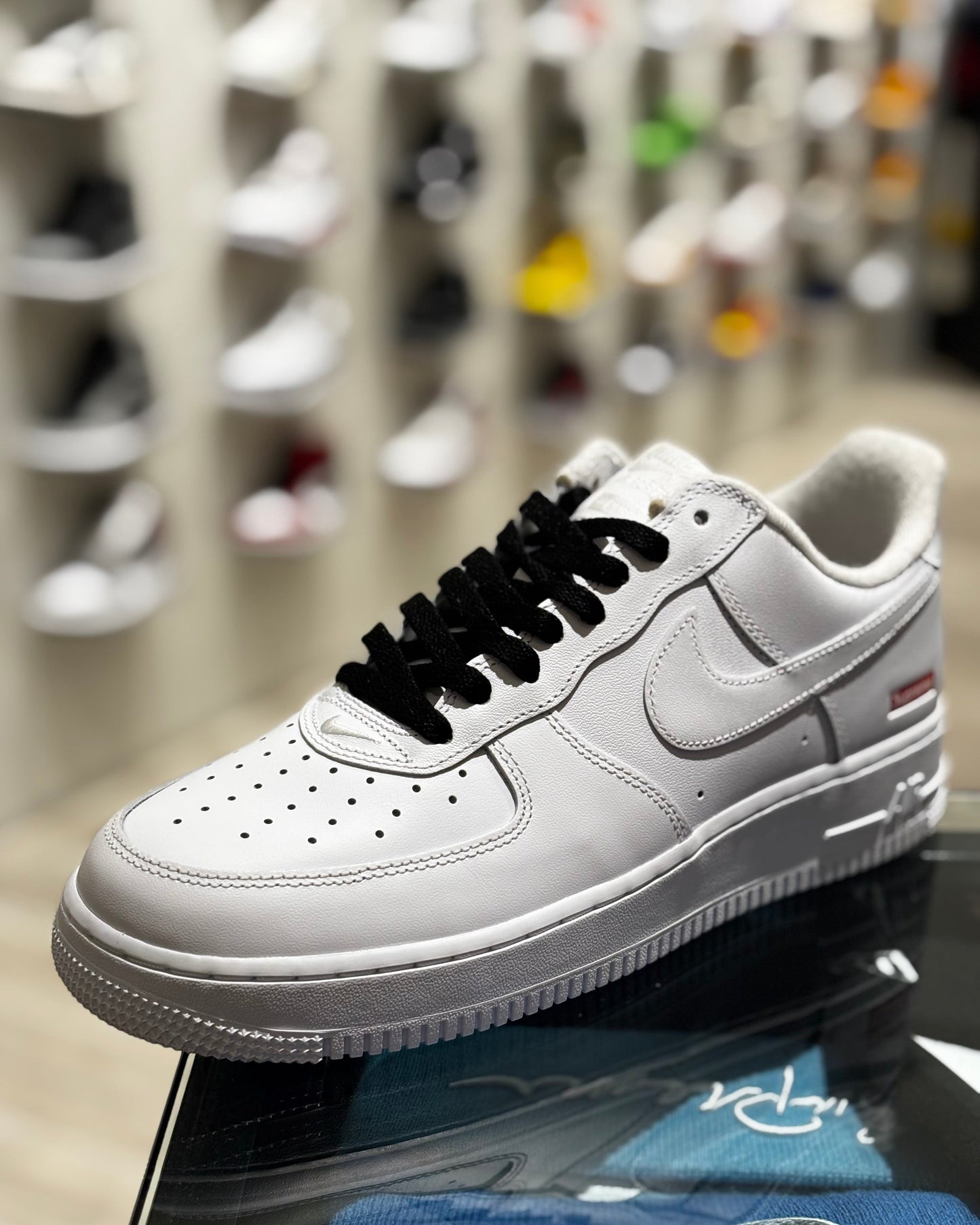 Laces Black