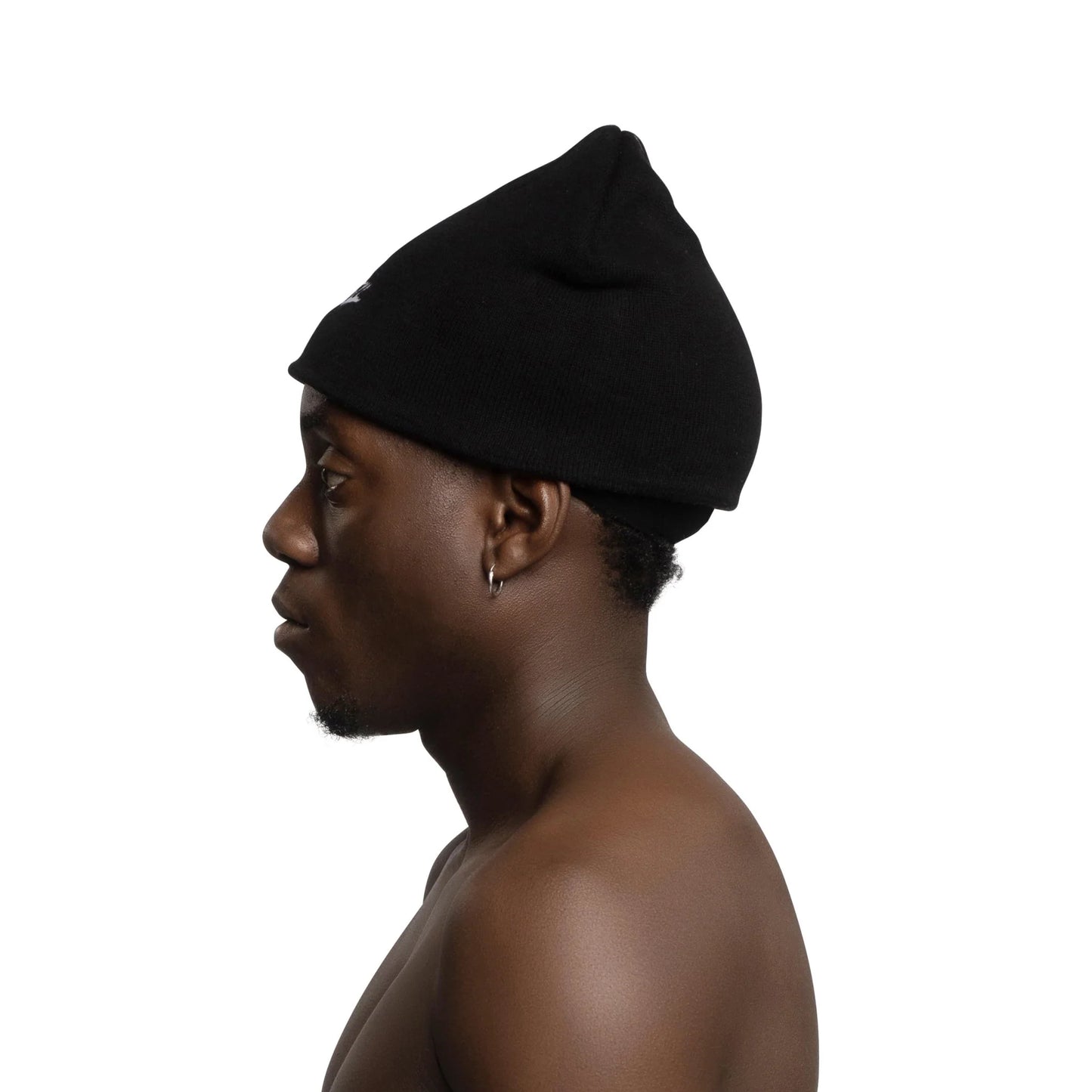 Purpill – Main Logo Embroidery Beanie I Black (One Size)