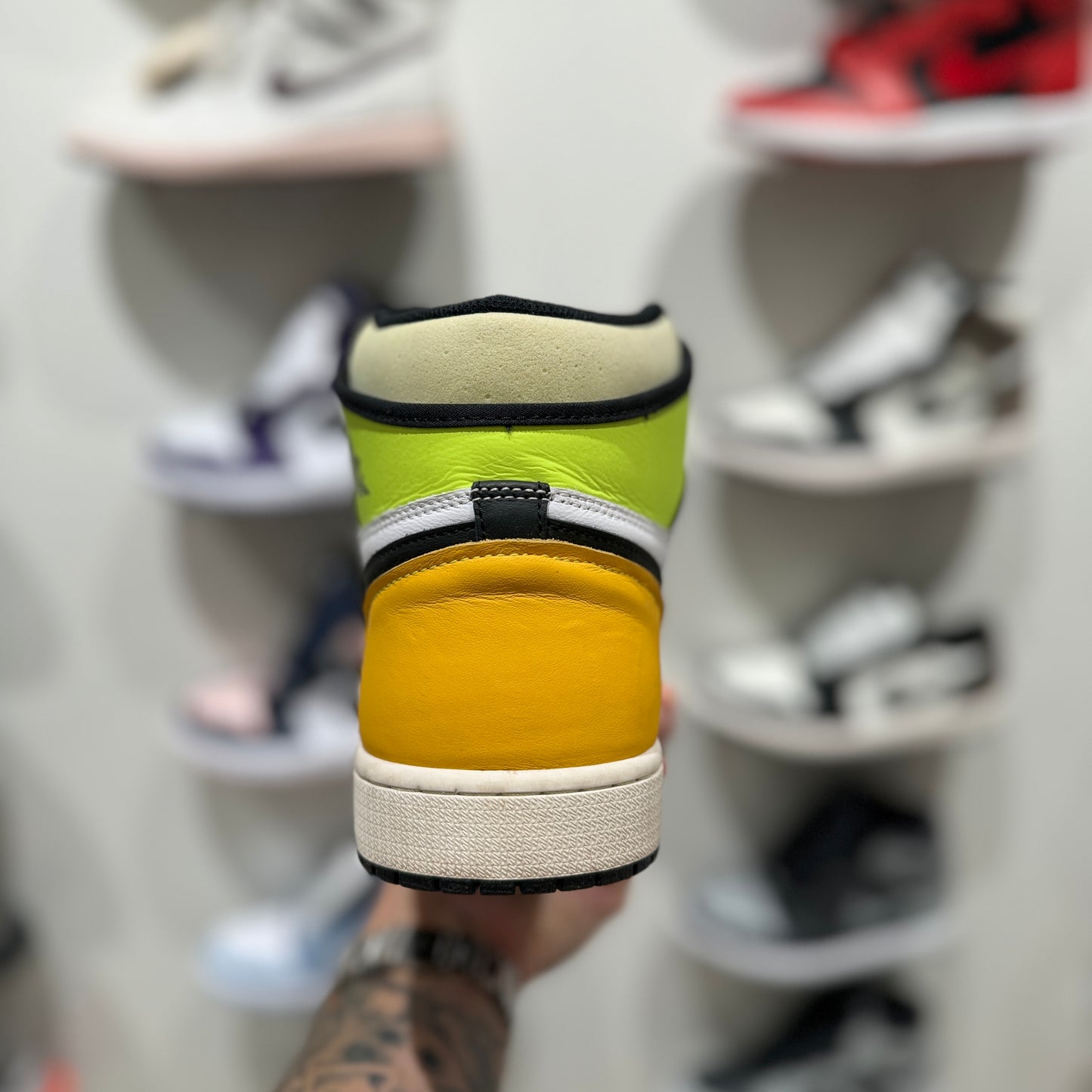 USED Nike Jordan 1 High OG Volt Gold (47,5)