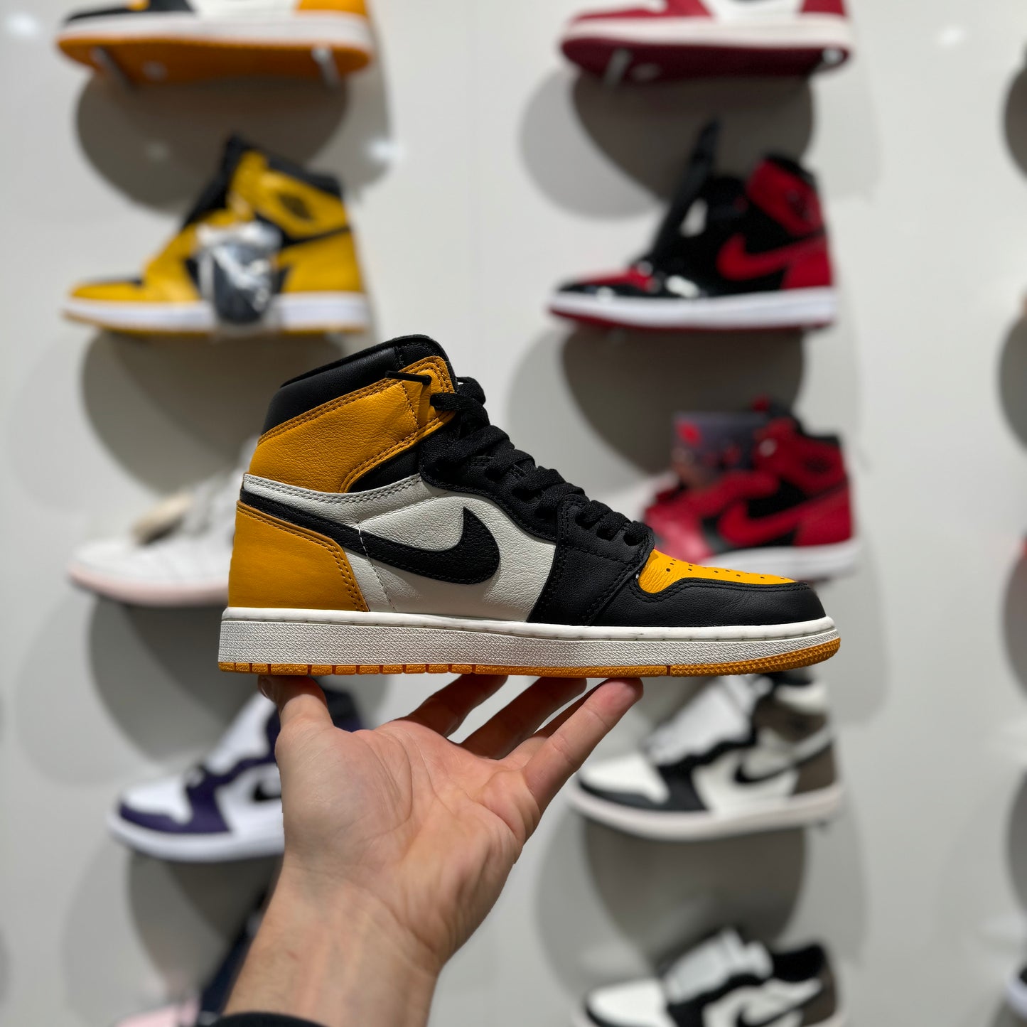 USED Nike Jordan 1 Retro High OG Taxi