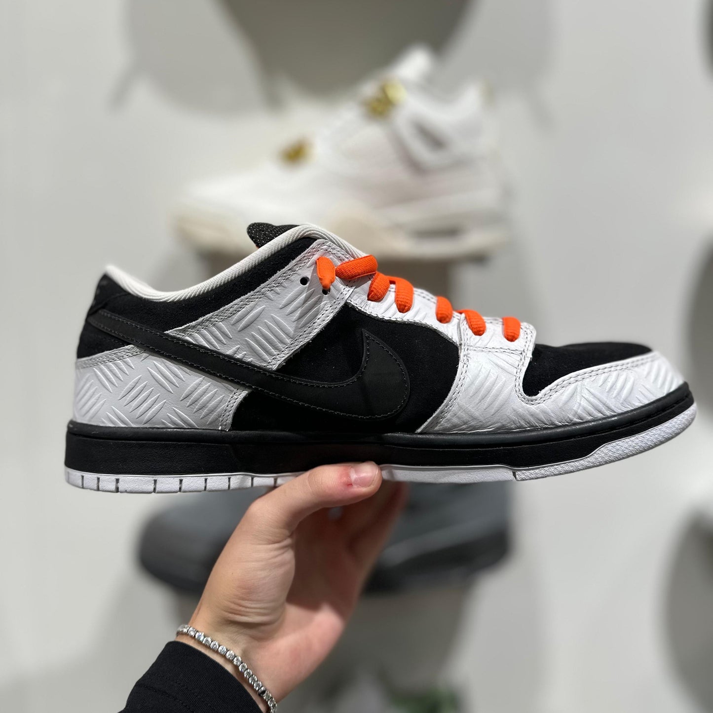 USED Nike SB Dunk Low Tightbooth