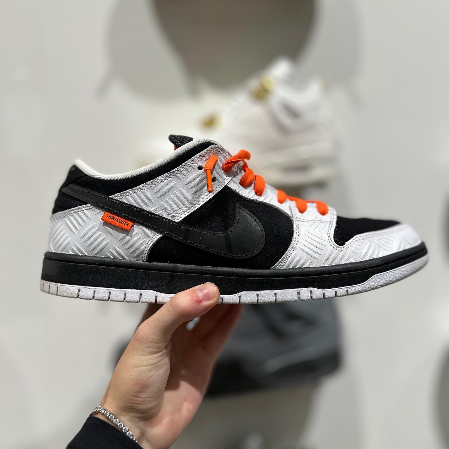 USED Nike SB Dunk Low Tightbooth