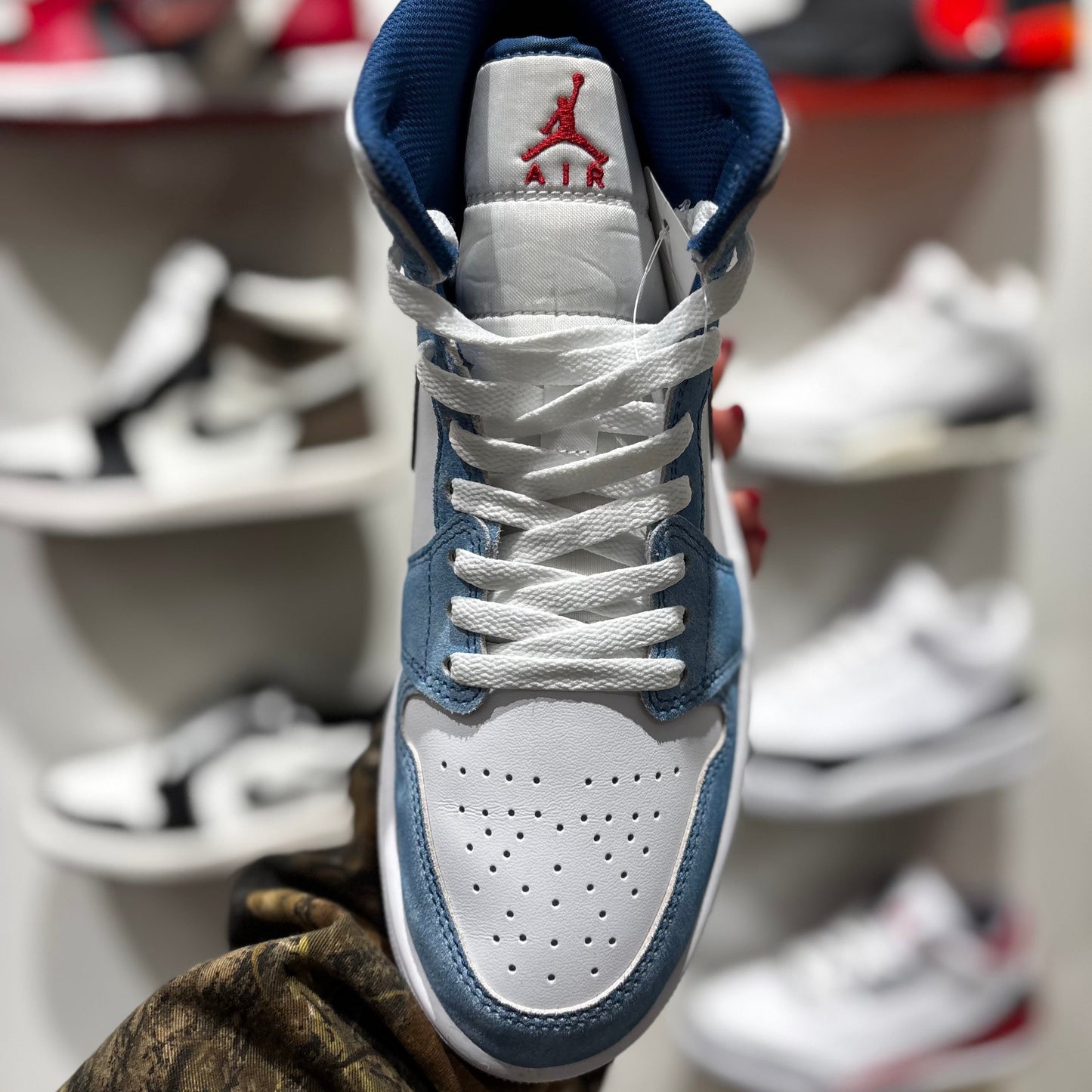 USED Nike Jordan 1 Mid French Blue Fire Red